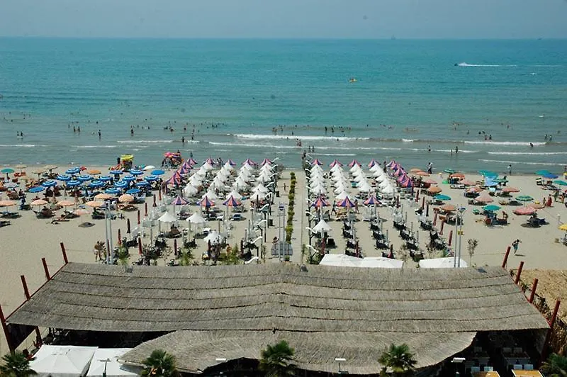 Vela Hotel Restaurant Golem